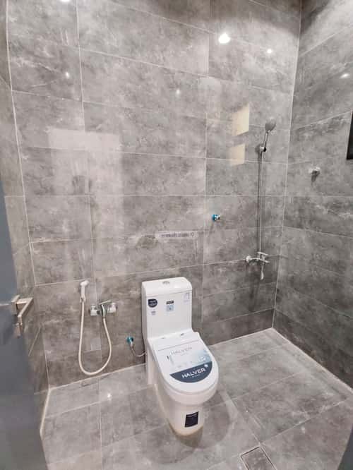 5 bedroom floor in Al Qadisiyah 2