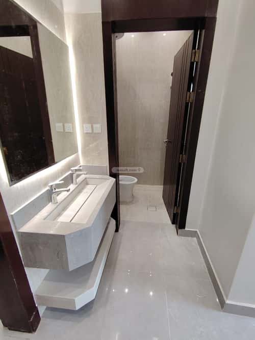 5 bedroom villa in Al Janadriyah 5