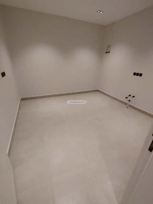 3 bedroom floor in Al Janadriyah 2