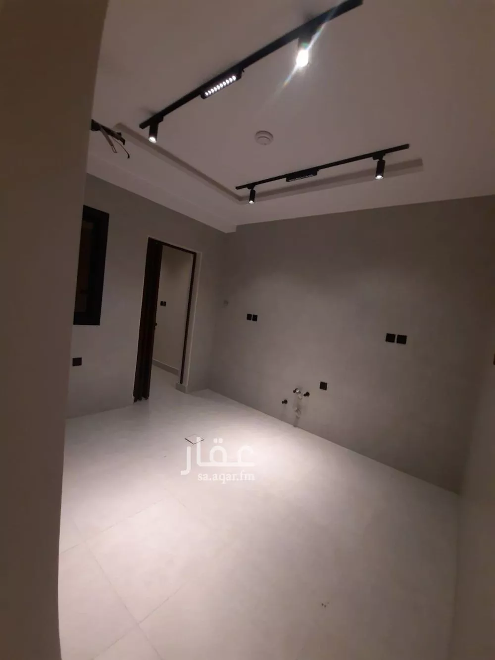 شقة 5 غرف في النزهة 4