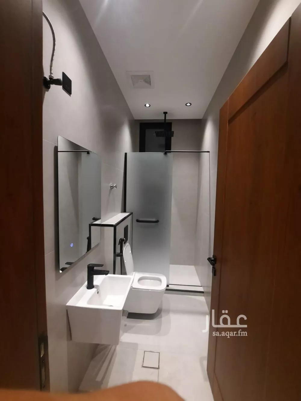 شقة 5 غرف في النزهة 5