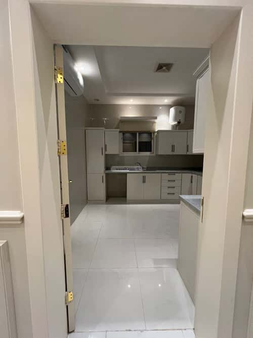 شقة 3 غرف في الملقا 1