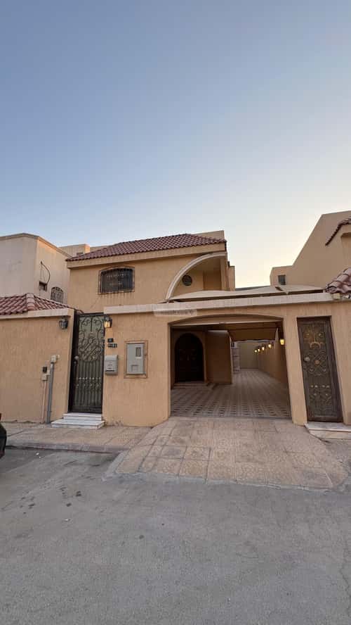 6 bedroom villa in Al Aqiq 1