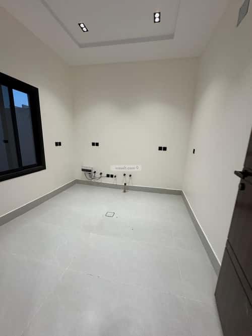 4 bedroom floor in Al Maizilah 8