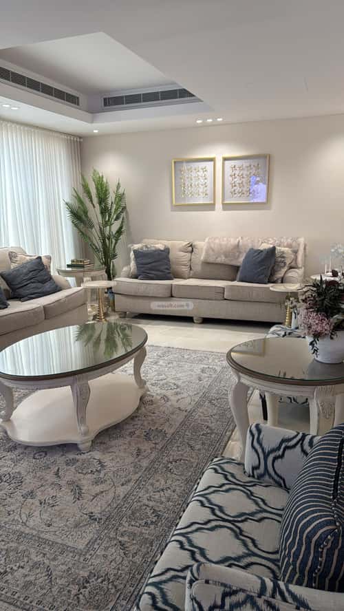 8 bedroom villa in Al Rabwa 2