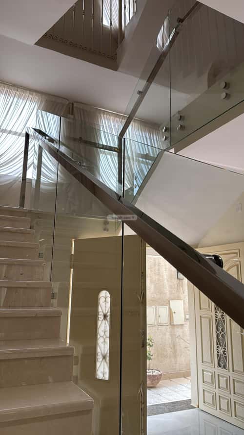 8 bedroom villa in Al Rabwa 3