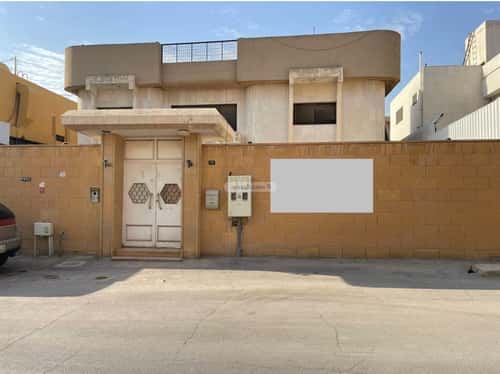 8 bedroom villa in Al Rabwa 4