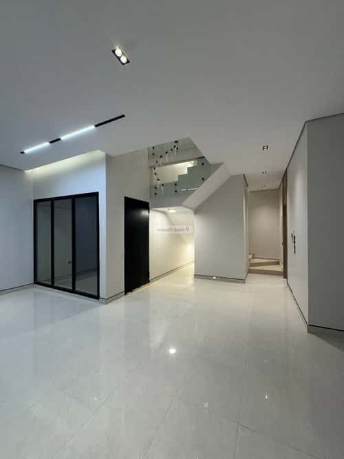 5 bedroom villa in Al Janadriyah 4