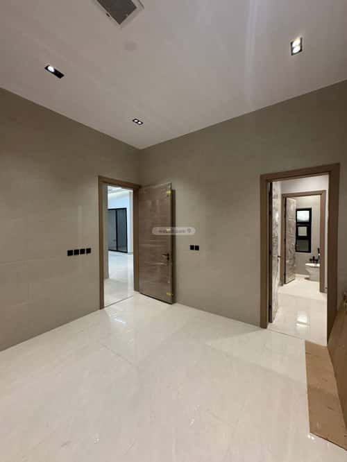 5 bedroom villa in Al Janadriyah 4