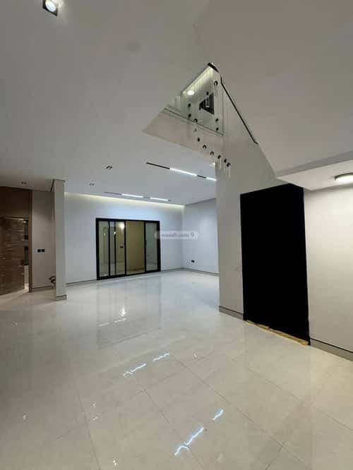 5 bedroom villa in Al Janadriyah 9