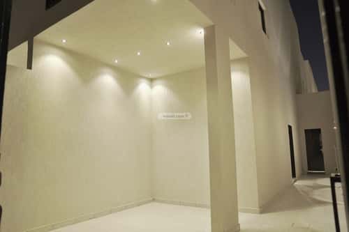 5 bedroom villa in Al Janadriyah 8