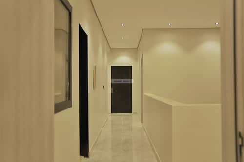 5 bedroom villa in Al Janadriyah 5