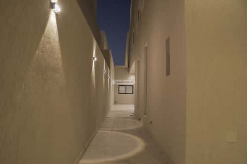 5 bedroom villa in Al Janadriyah 7