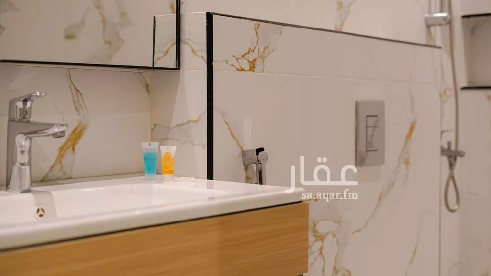 1 bedroom apartment in Al Qairawan 25