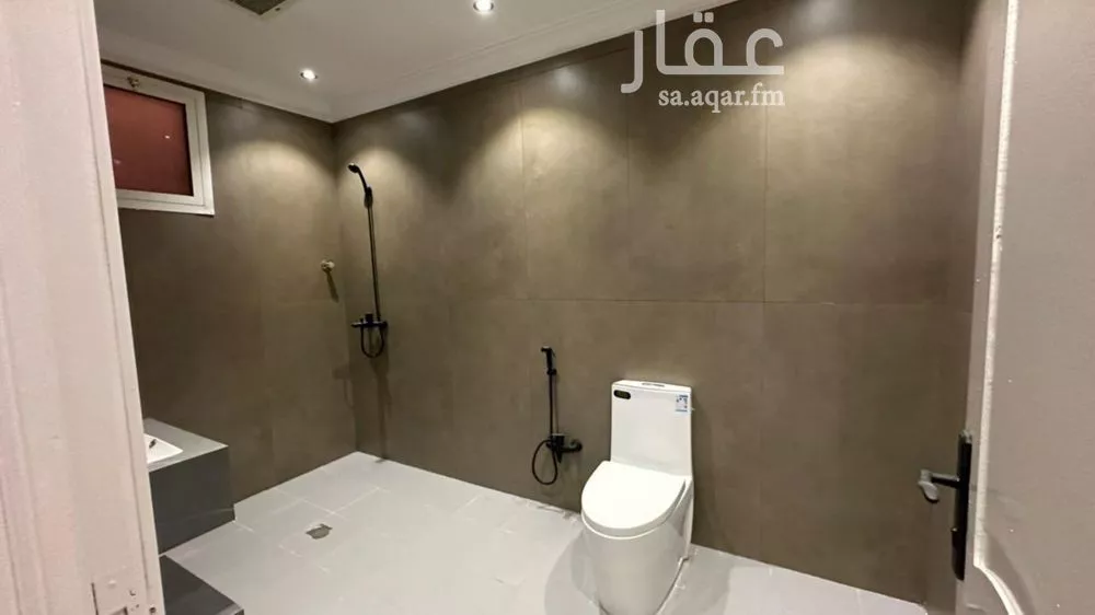 5 bedroom villa in Al Yasmin 3