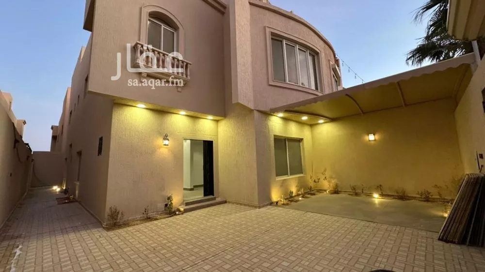5 bedroom villa in Al Yasmin 7