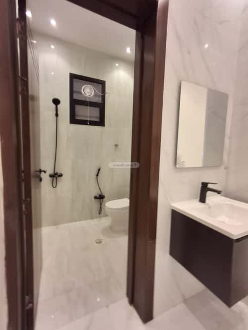 5 bedroom floor in Badr 8