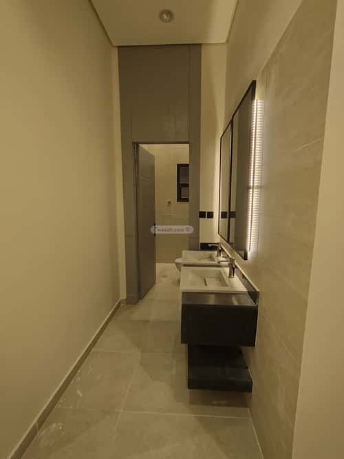 5 bedroom floor in Al Janadriyah 13