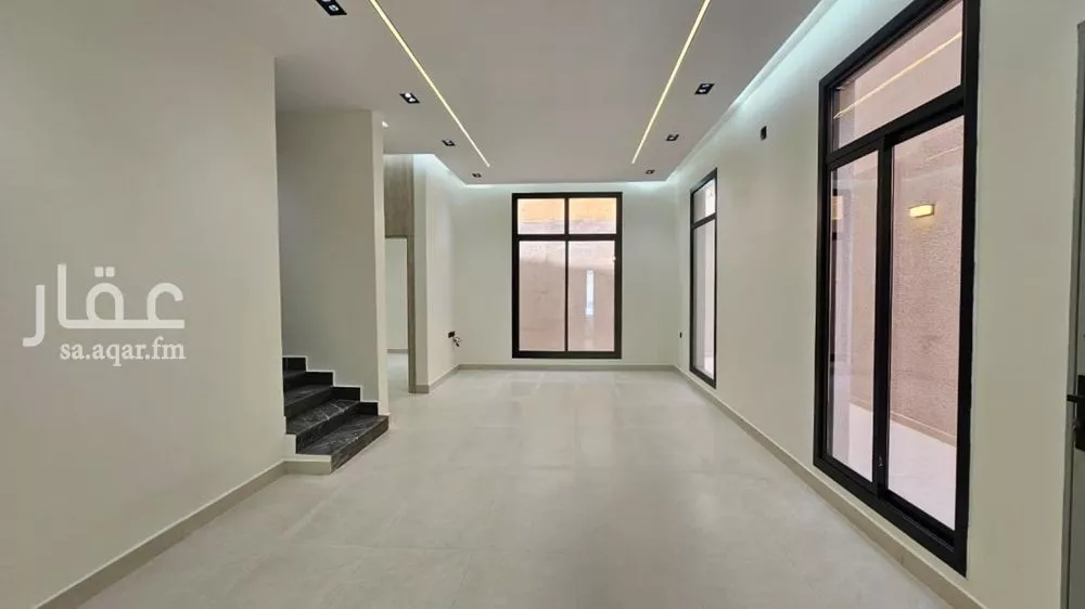 5 bedroom villa in Al Khaleej 11