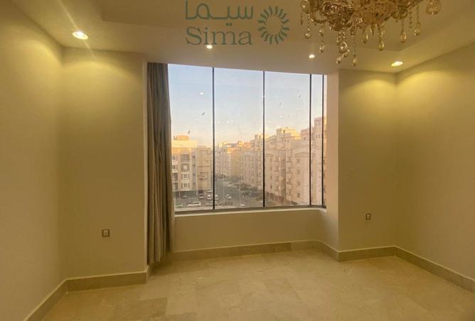 شقة 5 غرف في Al Marwah 2