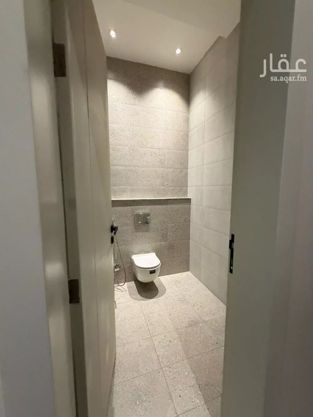 شقة 4 غرف في العارض 14