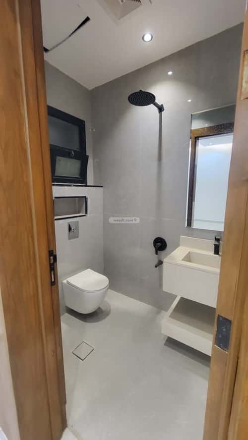 5 bedroom floor in Al Janadriyah 3