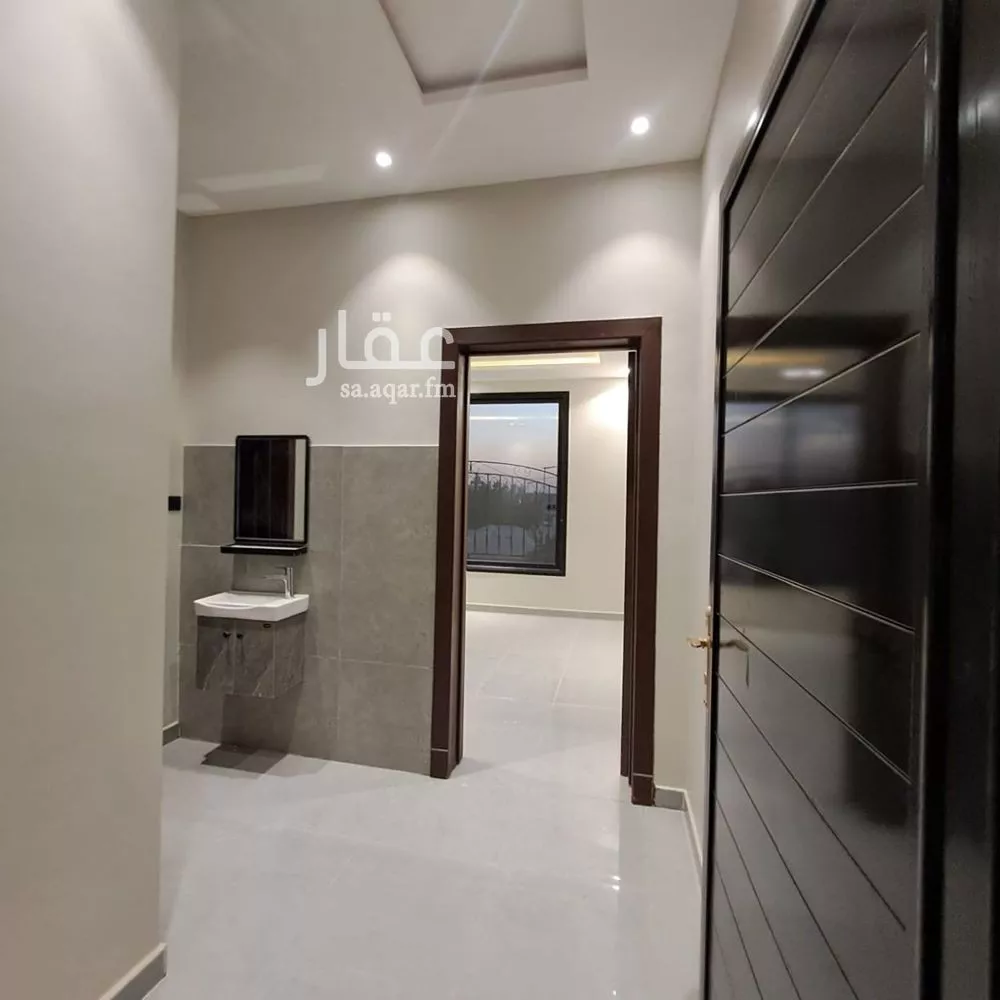 3 bedroom floor in Al Janadriyah 3