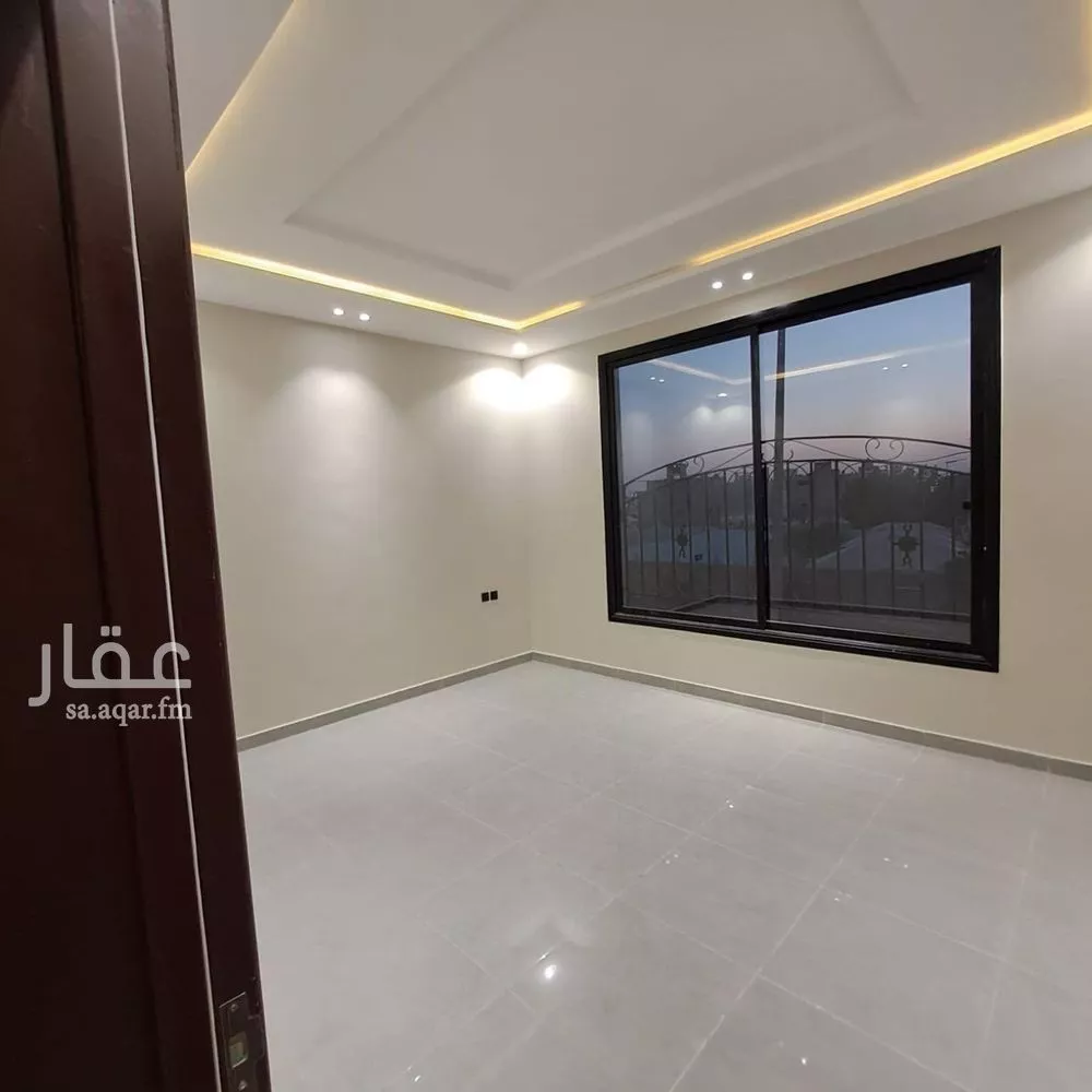 3 bedroom floor in Al Janadriyah 4