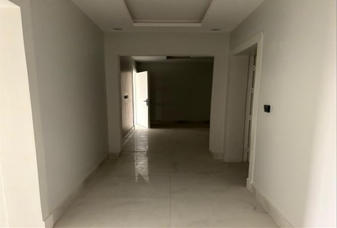 5 bedroom apartment in Al Marwa 2