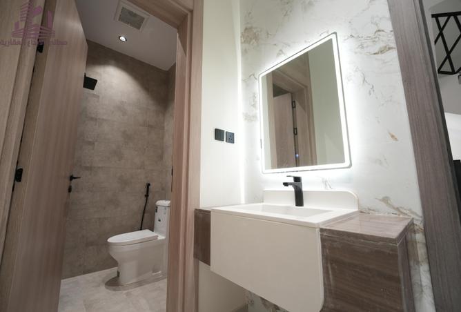 6 bedroom apartment in Al Salamah 2
