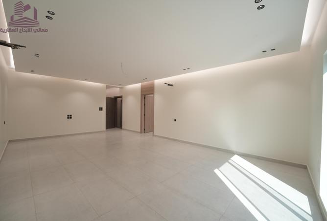 6 bedroom apartment in Al Salamah 3