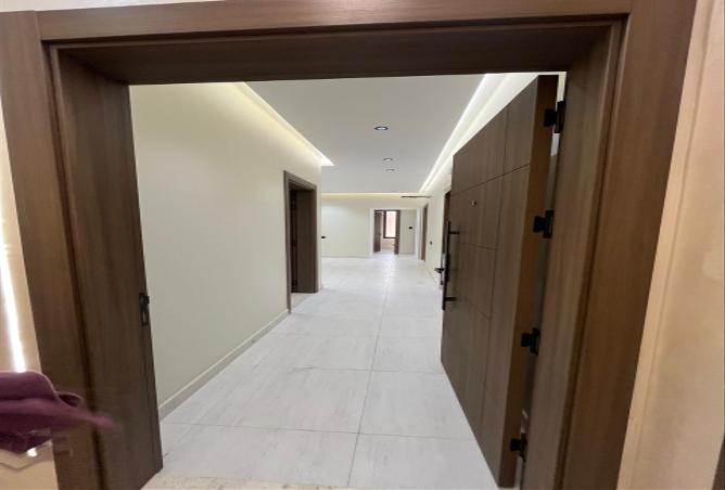 4 bedroom apartment in Al Rawdah 2
