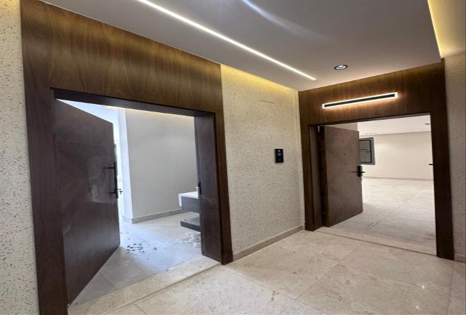 شقة 4 غرف في النعيم 3