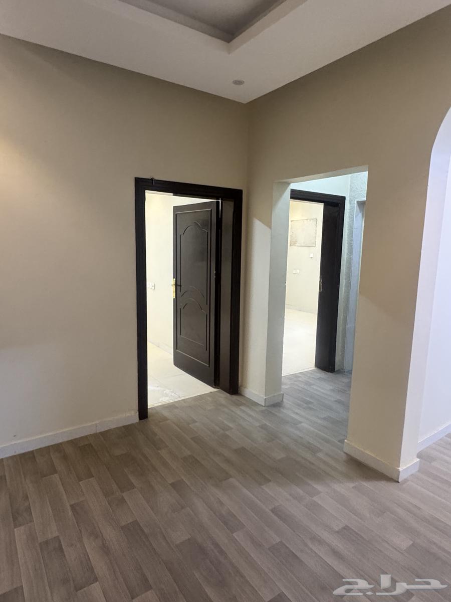 شقة  في الحرازات 1