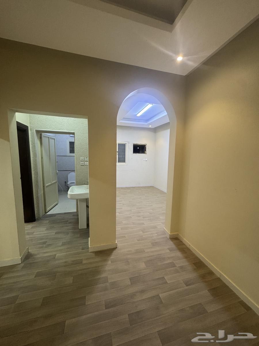 شقة  في الحرازات 3