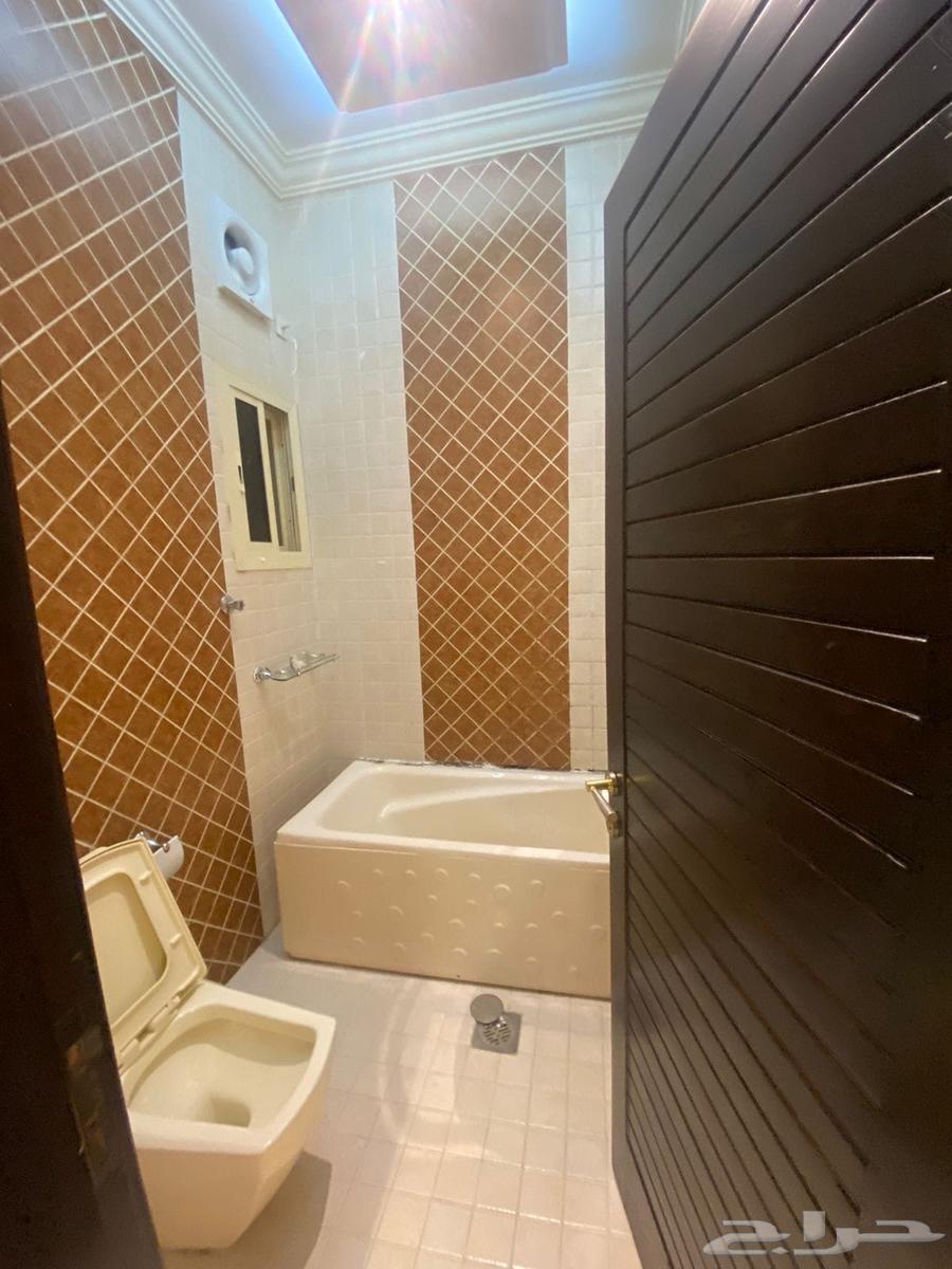 شقة 4 غرف في البساتين 2