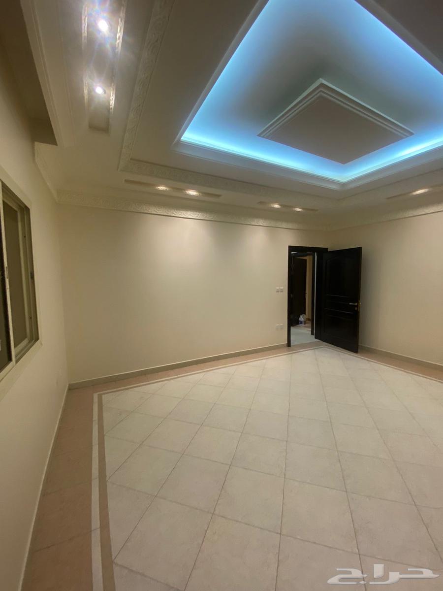 شقة 4 غرف في البساتين 5