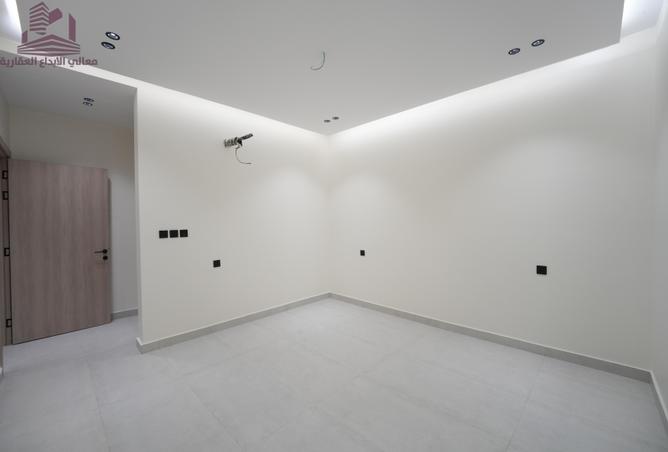 3 bedroom apartment in Al Salamah 2