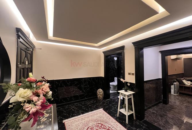 6 bedroom apartment in Al Salamah 3