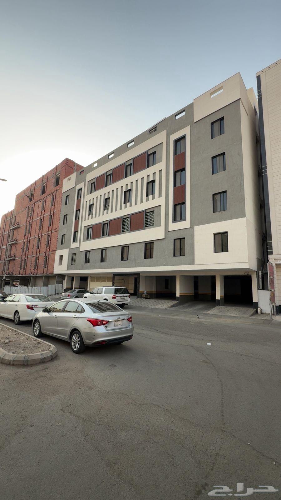 شقة 4 غرف في بطحاء قريش 1