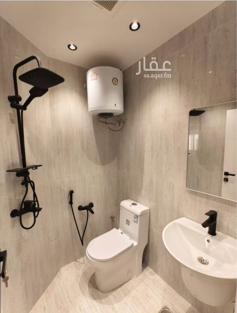 شقة 1 غرف في الملقا 25