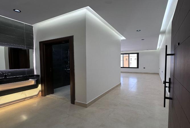 4 bedroom apartment in Al Rawdah 3