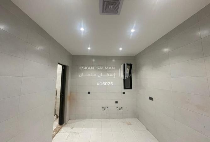 4 bedroom apartment in Al Marwa 3