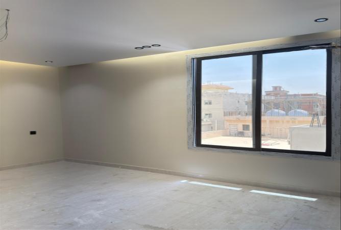 4 bedroom apartment in Al Rawdah 3