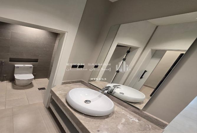 5 bedroom apartment in Al Salamah 3