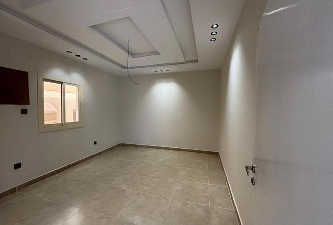 4 bedroom apartment in Mraykh 3