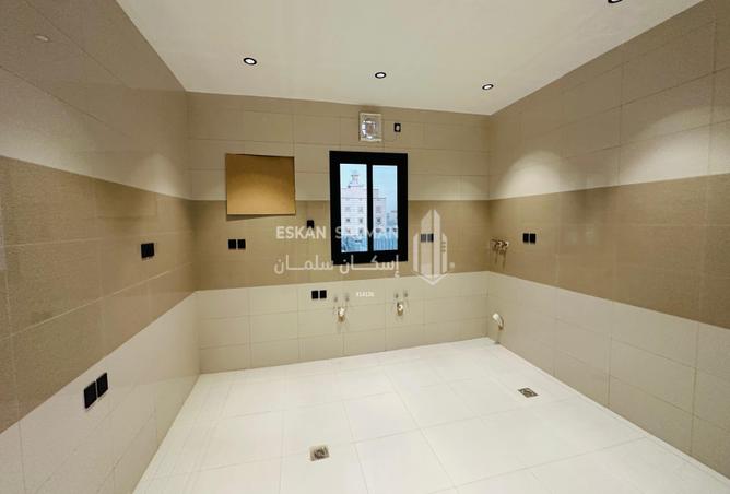 3 bedroom apartment in Mishrifah 3