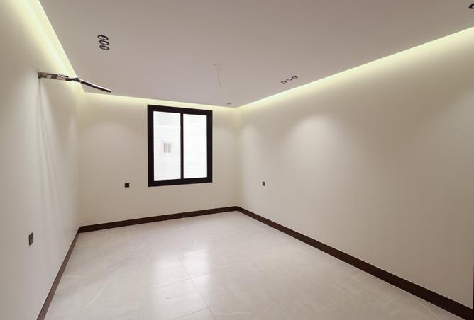 شقة 4 غرف في Ar Rawdah 2