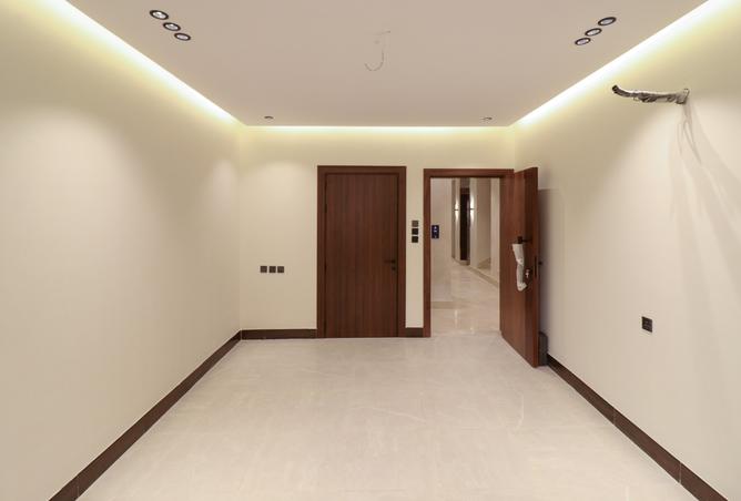 شقة 4 غرف في Ar Rawdah 3