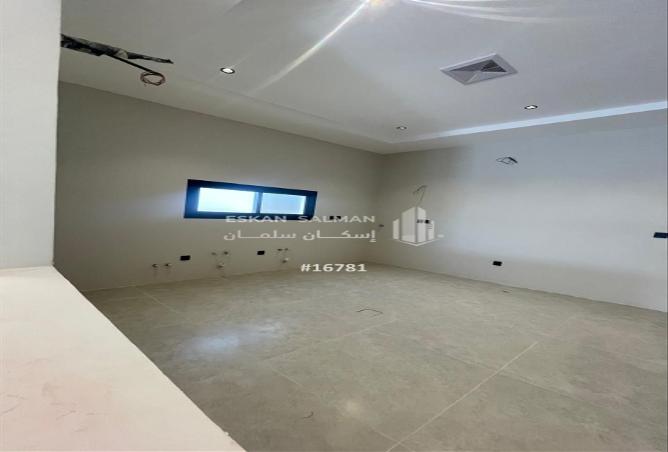 4 bedroom apartment in Al Salamah 2